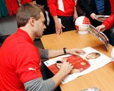 Сычев принял участие в автограф-сессии Puma