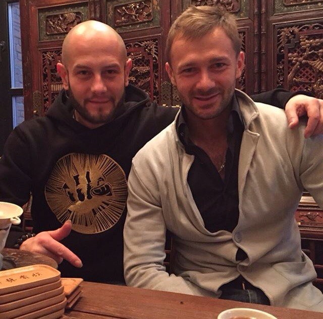 Дмитрий Сычев с другом